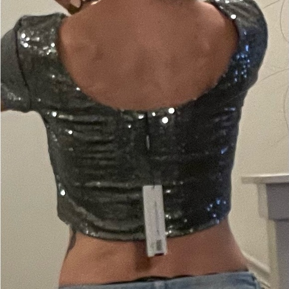 Women’s HAODUOYI Silver Sequin Crop Top with Scoop Neck Size Small - Picture 2 of 6
